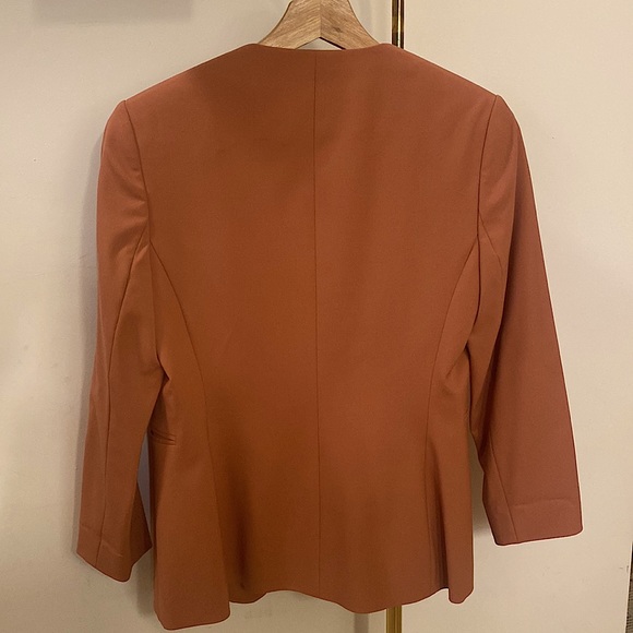 Theory size 2 stretch wool blazer - blush pink. Worn once and dry cleaned. - Picture 4 of 4